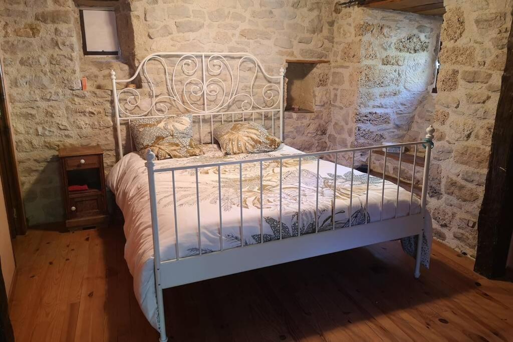 Maison traditionnelle en Lozère Saint-Saturnin  Extérieur photo
